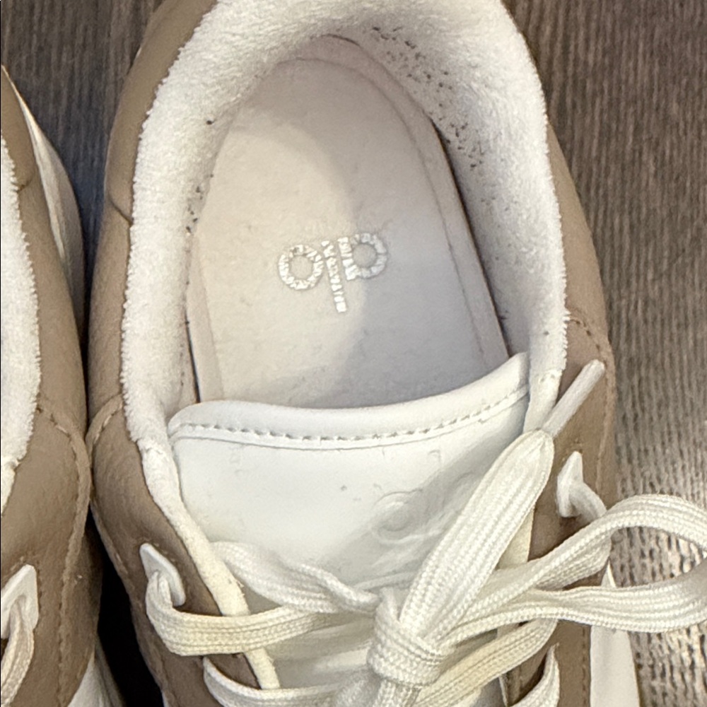 ALO Yoga White and Tan Sneakers - Picture 5 of 7